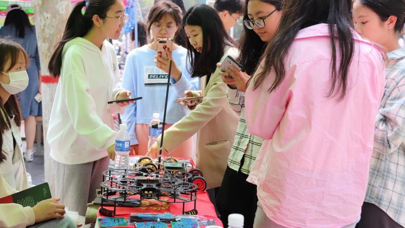 金融智能客服：如何构建高效智能的客户服务体验**